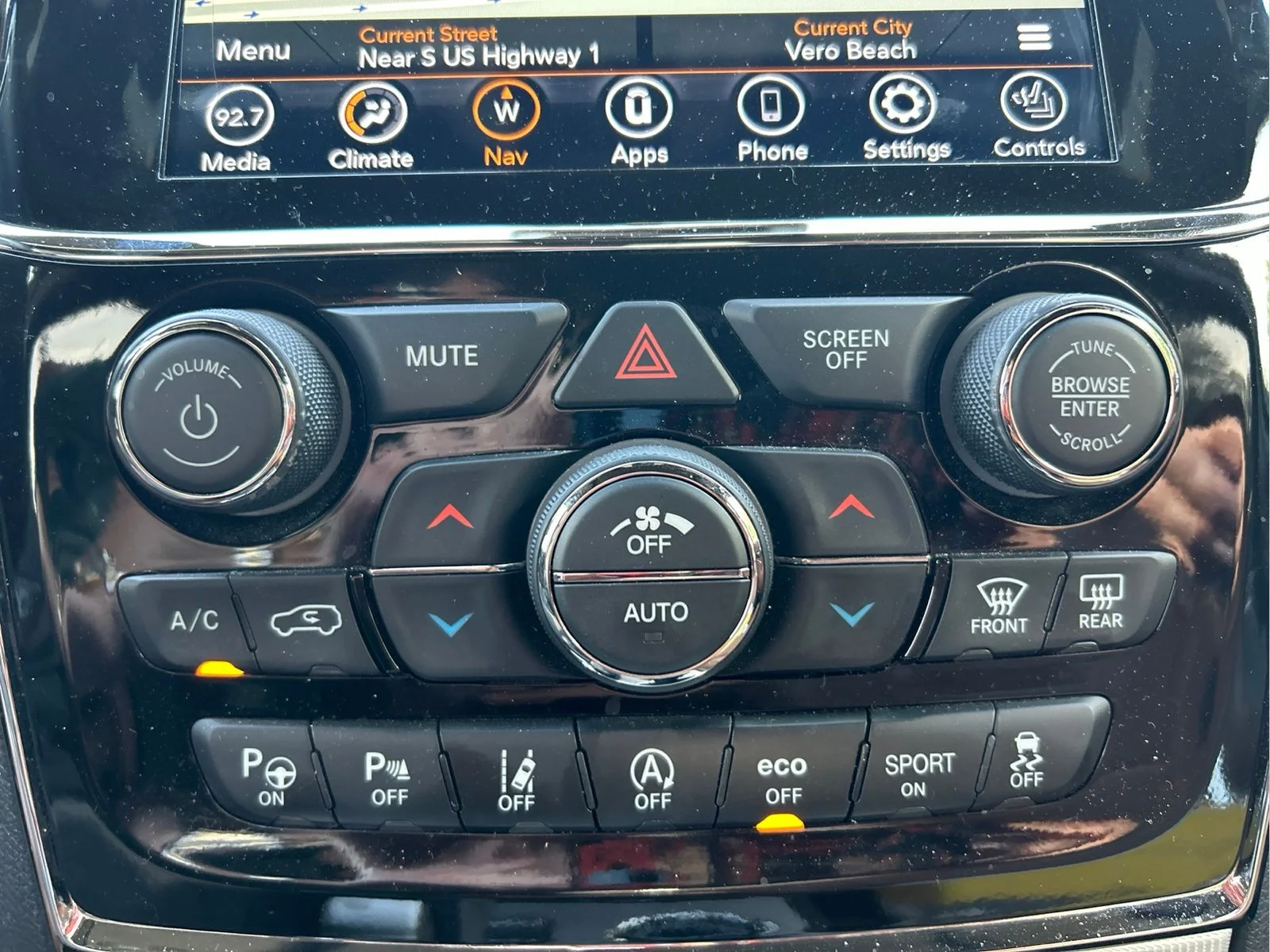 Used 2021 Ivory Jeep Summit image 31