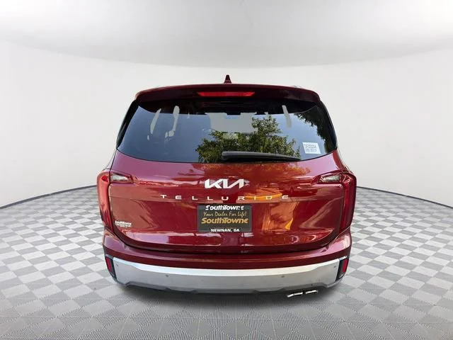 Used 2023 Red Kia S image 6
