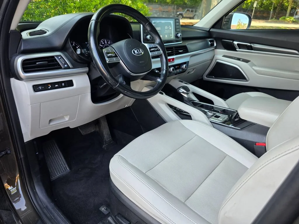 Used 2020 Green Kia S image 11
