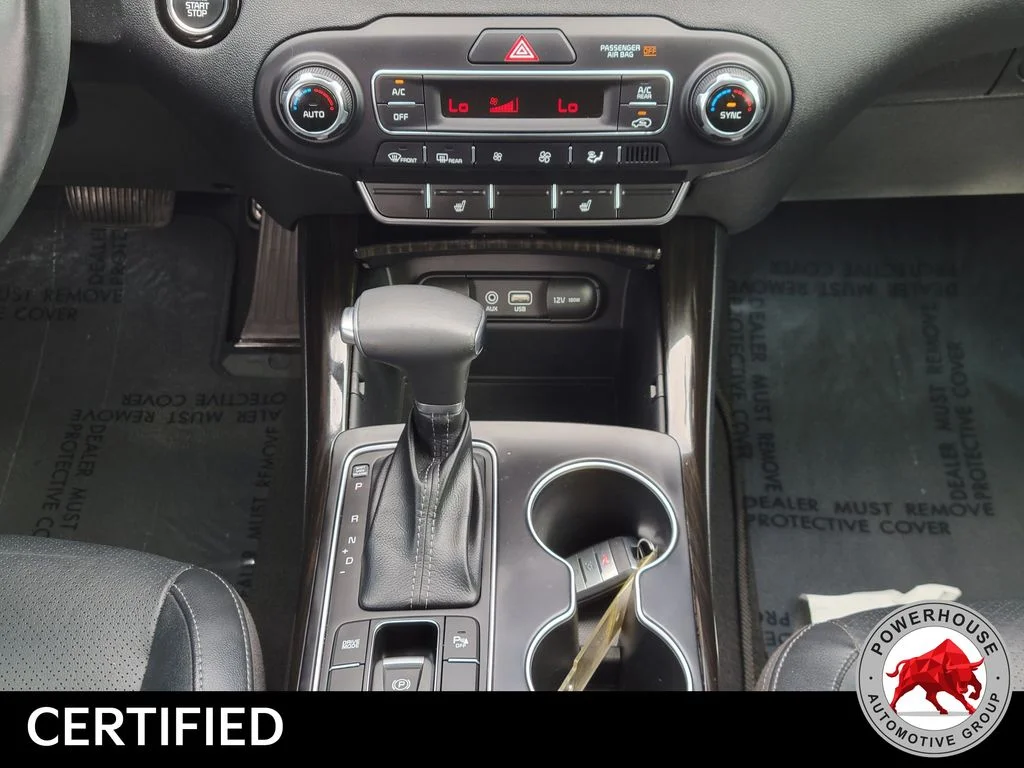 Used 2019 White Kia EX image 24