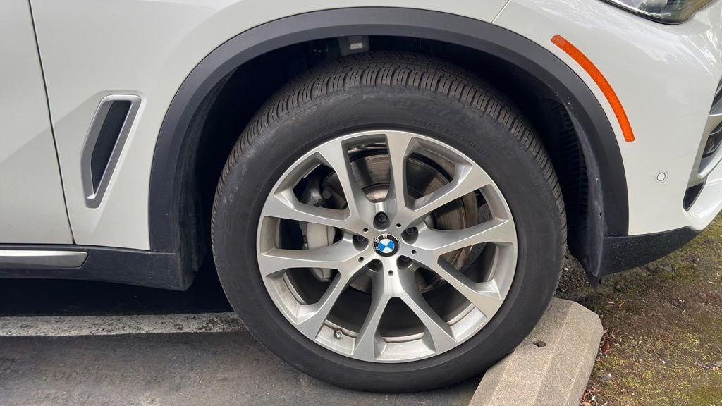 Used 2020 Mineral White Metallic BMW xDrive40i image 4
