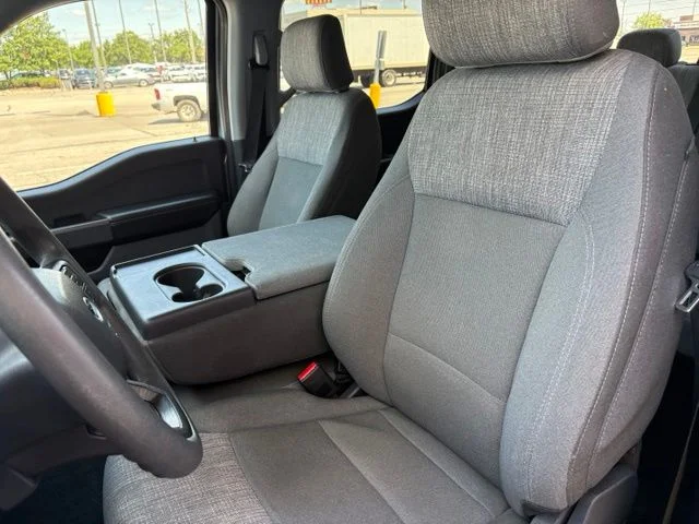 Used 2022  Ford XL image 28