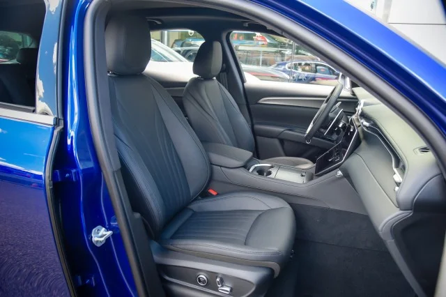 Used 2024 Blu Intenso Metallic Maserati GT image 24