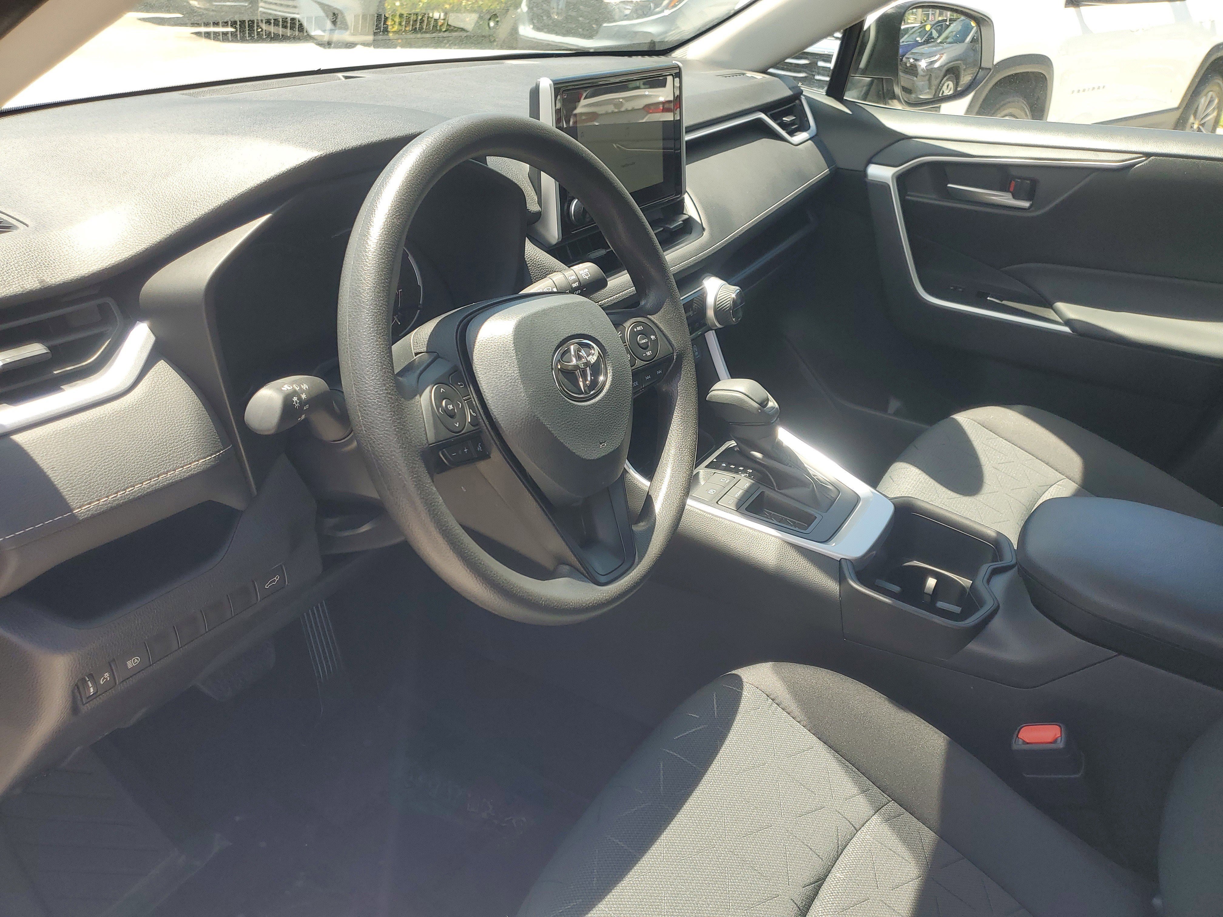 Used 2025 Ice Toyota XLE image 17