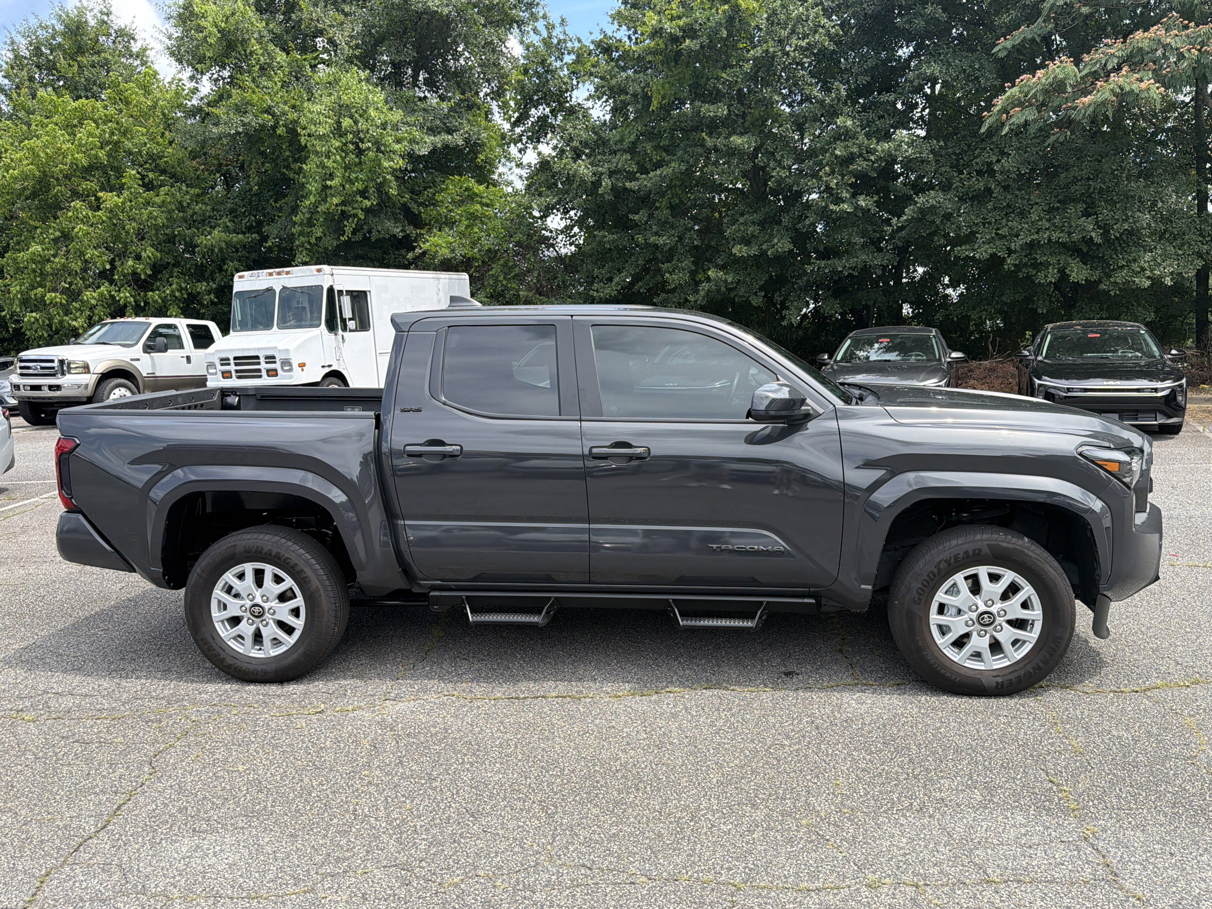 Used 2025 Underground Toyota SR5 image 8