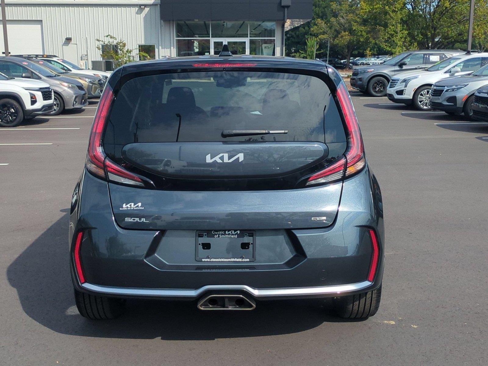 Used 2025 Gravity Gray Kia GT-Line image 4