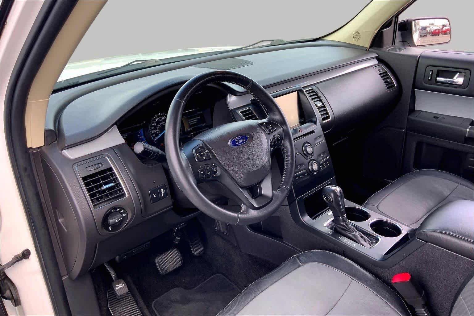 Used 2014 White Platinum Metallic Tri-Coat Ford SEL image 17