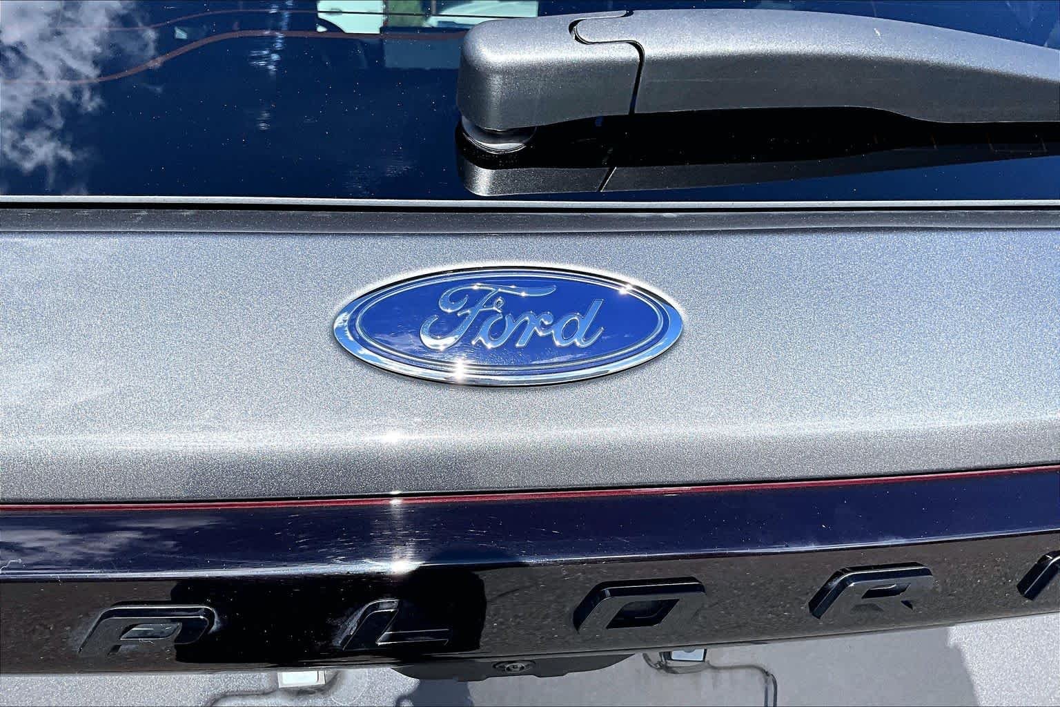 Used 2025 Carbonized Gray Ford ST-Line image 30