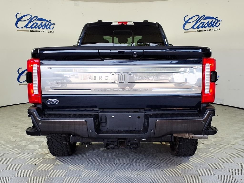 Used 2024  Ford King Ranch image 4