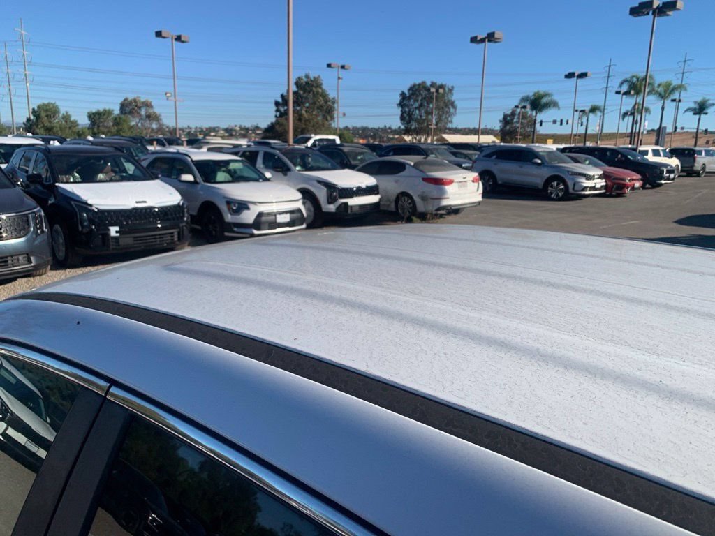 Used 2019 White Kia LX image 9