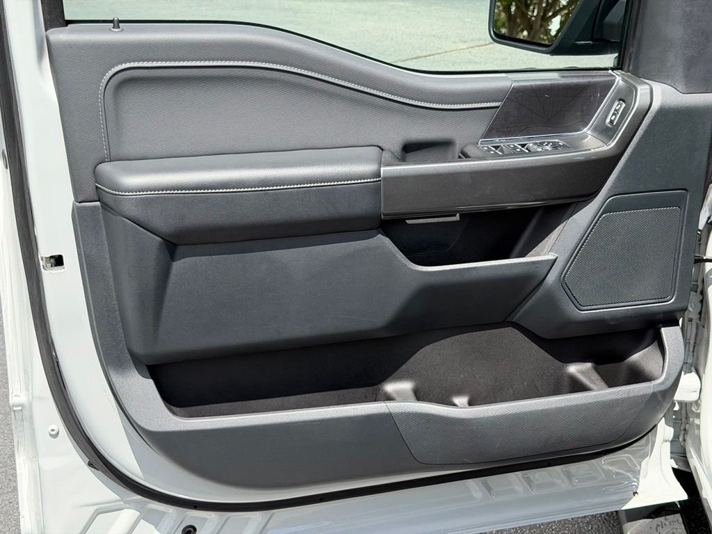 Used 2023 White Ford XLT image 18