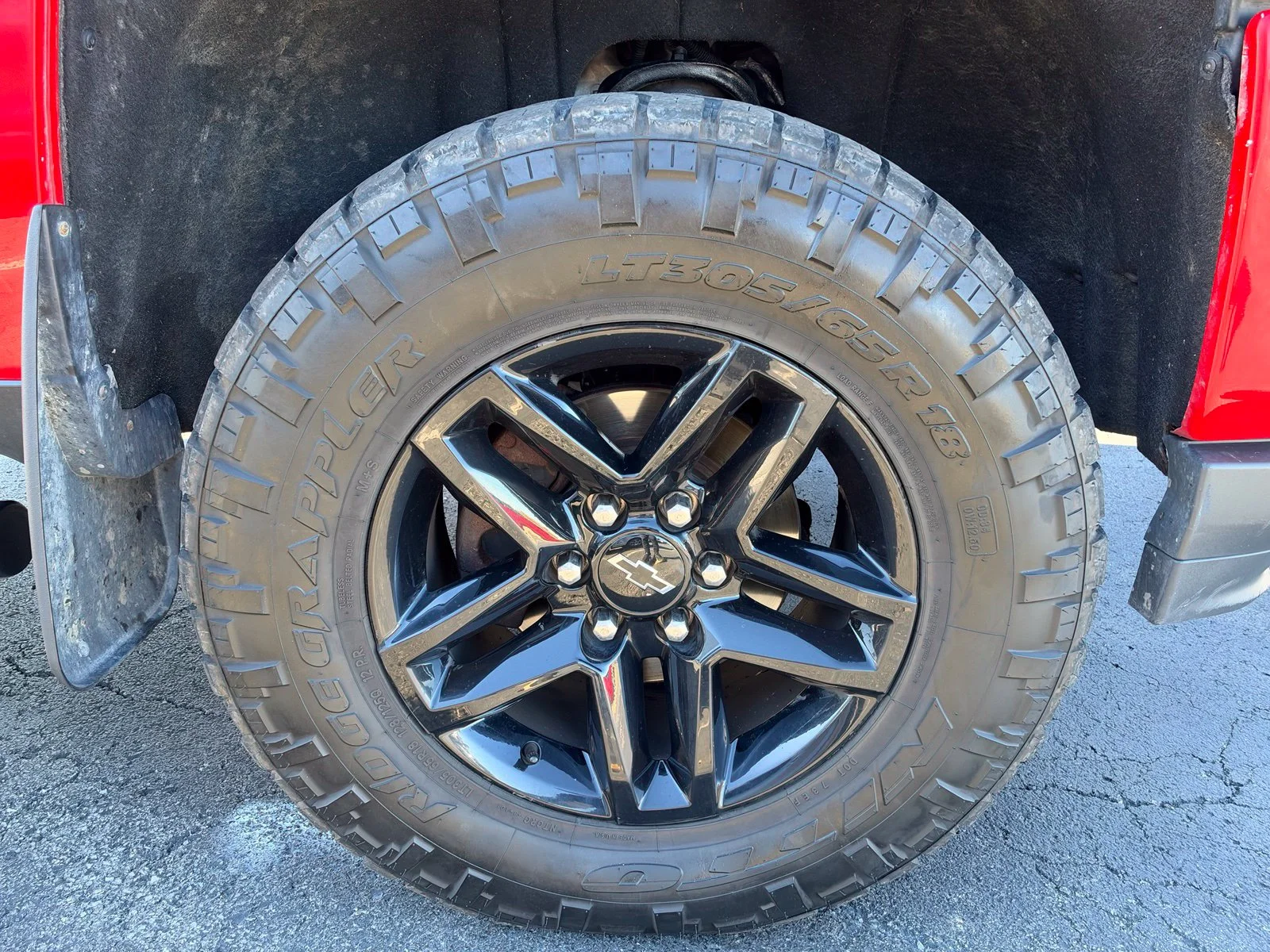 Used 2016 Red Chevrolet Custom image 21
