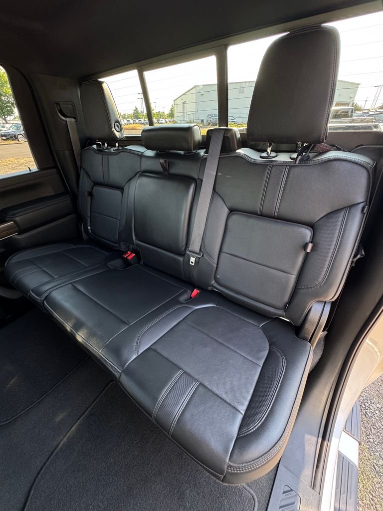 Used 2022 Silver Ice Metallic Chevrolet High Country image 25