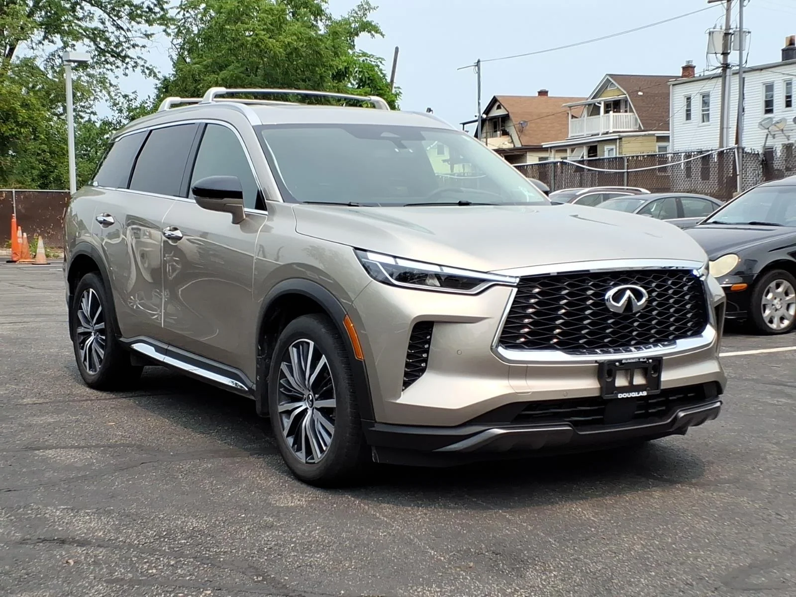 Certified Used 2025 Silver INFINITI Sensory image 4