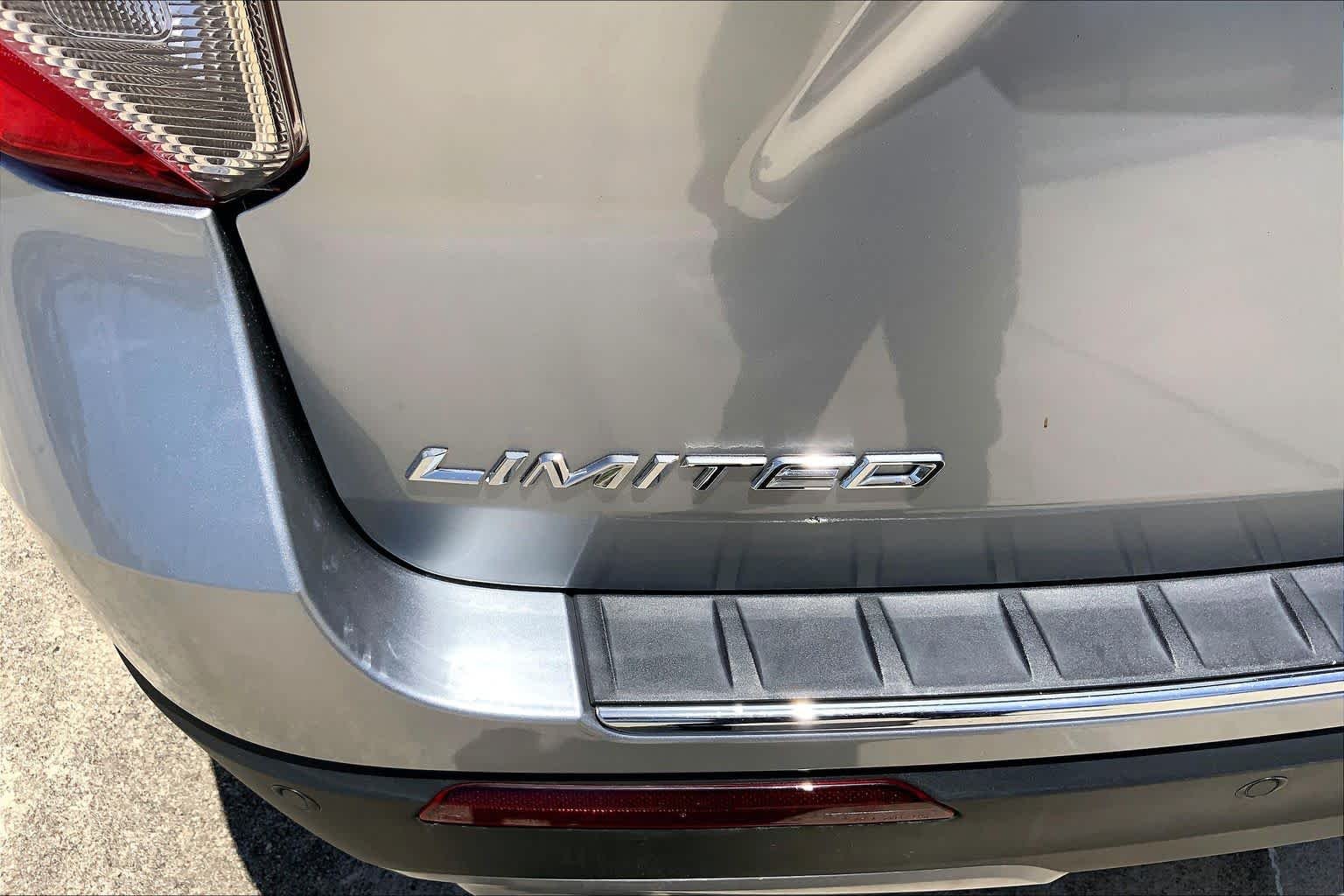 2023 Ford Explorer Limited - Photo 10