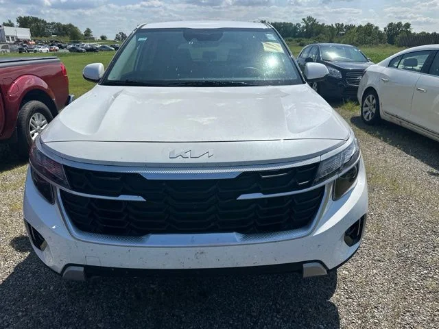 Certified Used 2024 White Kia LX image 2