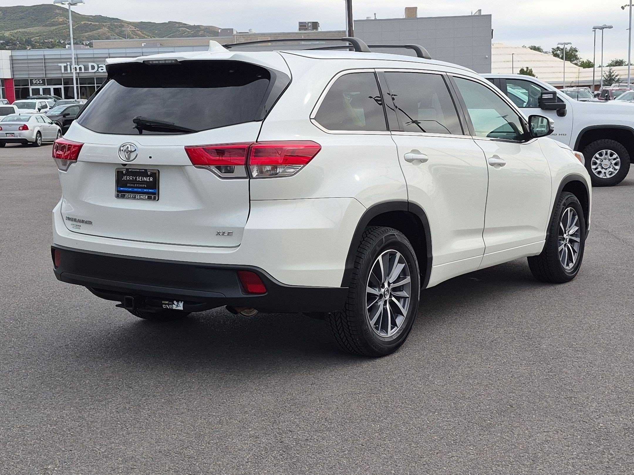 Certified Used 2017 White Toyota XLE image 5