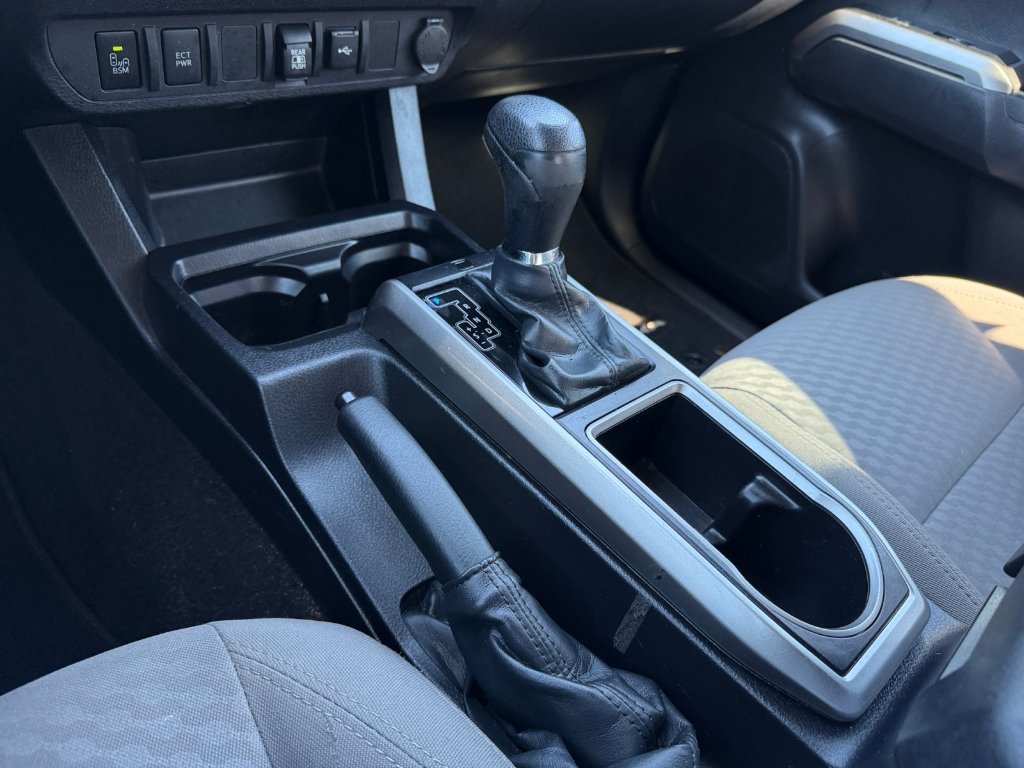 Used 2022 Magnetic Gray Metallic Toyota SR5 image 21