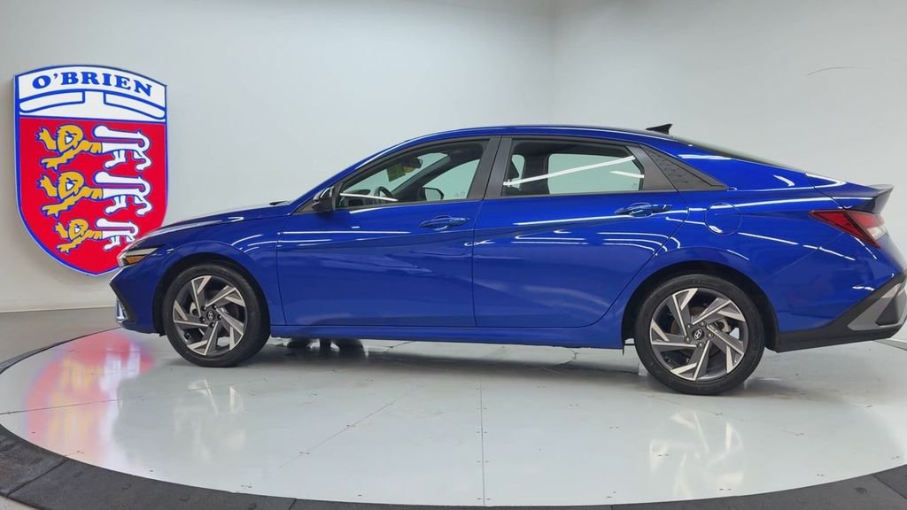 Used 2025 Intense Blue Hyundai SEL Sport image 7