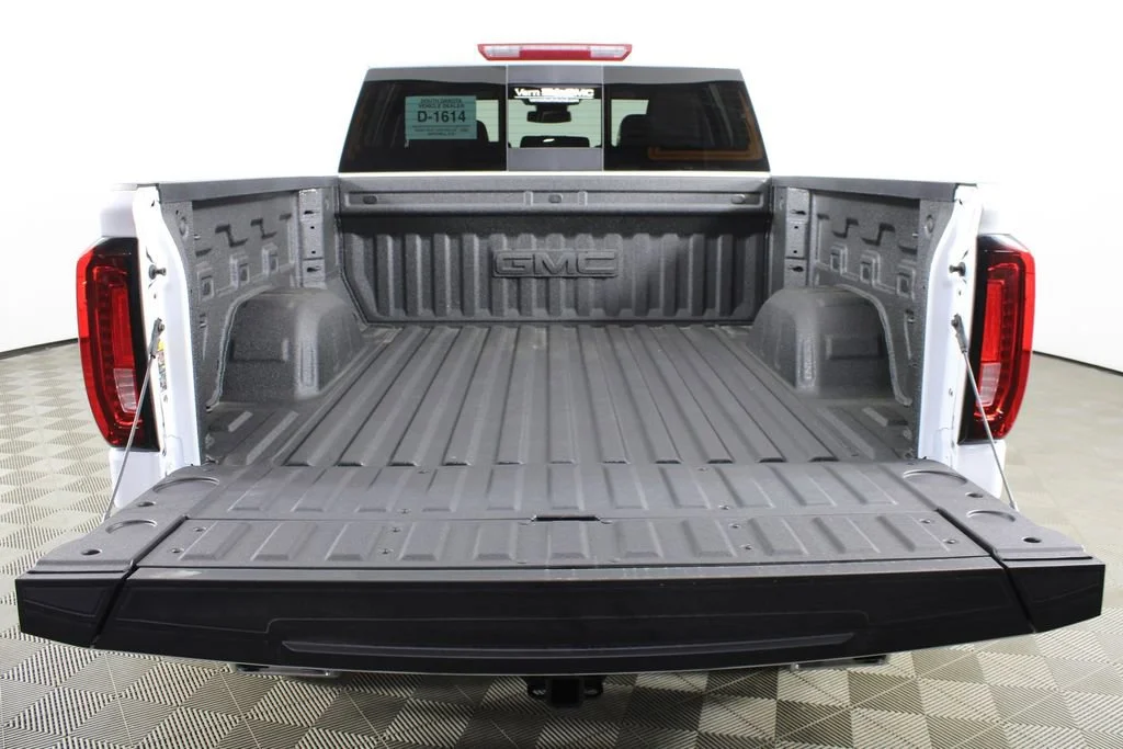 2026 GMC Sierra 1500 SLT - Photo 7