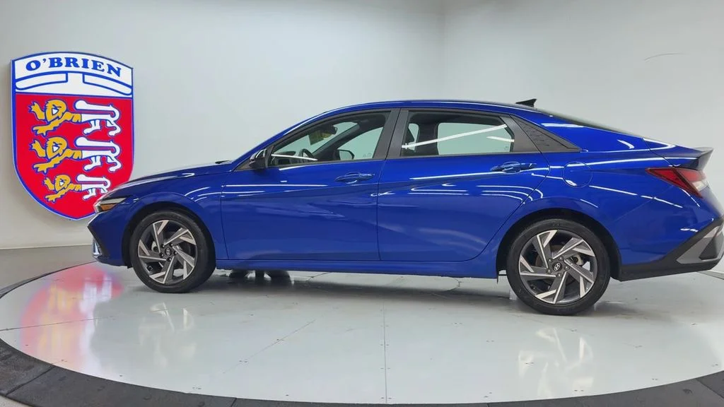 Used 2025 Intense Blue Hyundai SEL Sport image 7