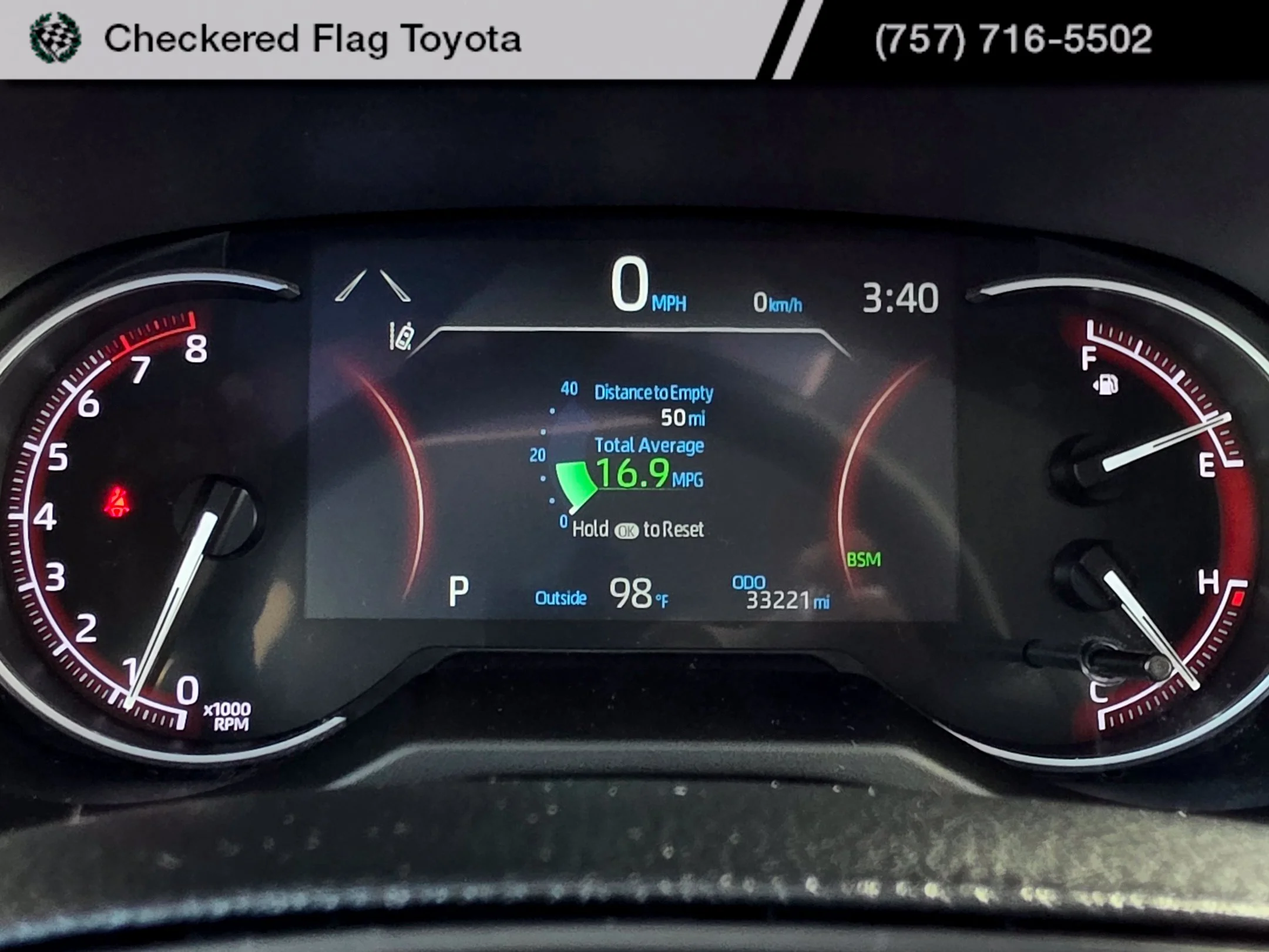 Used 2025 Silver Sky Metallic Toyota XLE image 18