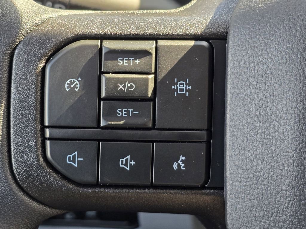 New 2026 Oxford White Ford F-550® XL image 16