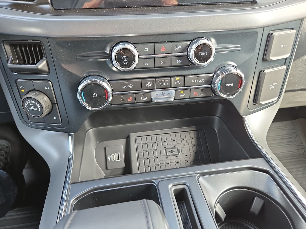 New 2026 Agate Black Metallic Ford XLT image 23