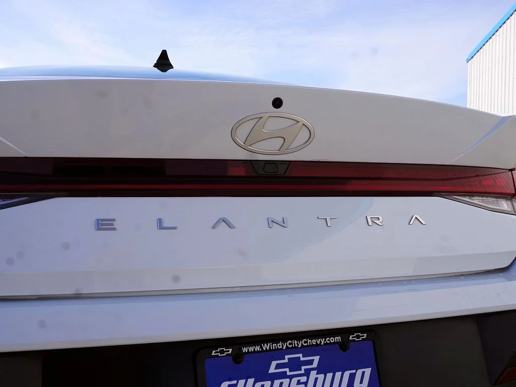 2025 Hyundai Elantra SEL - Photo 9