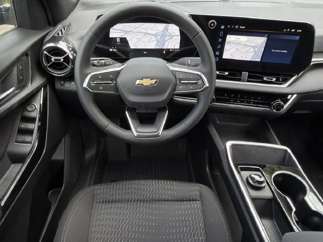 2027 Chevrolet Equinox LT - Photo 9