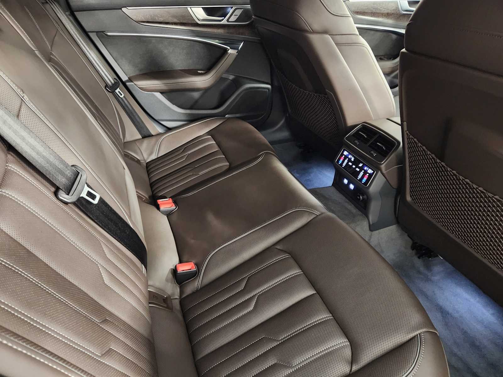 Used 2019 Mythos Black Metallic Audi Premium Plus image 31