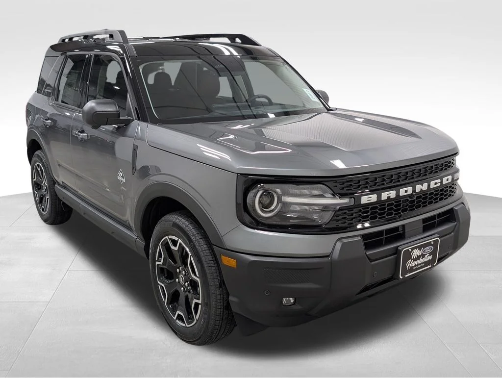 New 2025 Carbonized Gray Metallic Ford Outer Banks® image 5