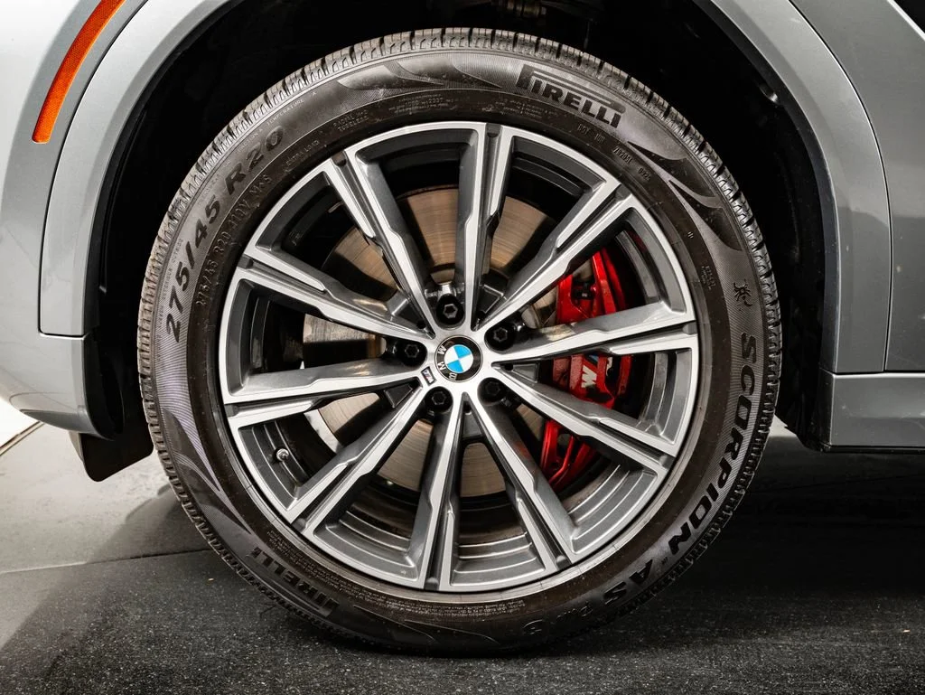 Used 2024 Skyscraper Gray Metallic BMW M60i image 13