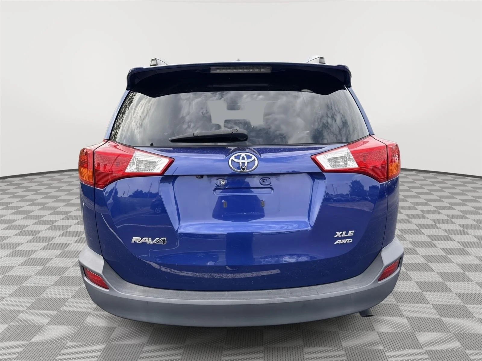 Used 2015 Blue Crush Metallic Toyota XLE image 10
