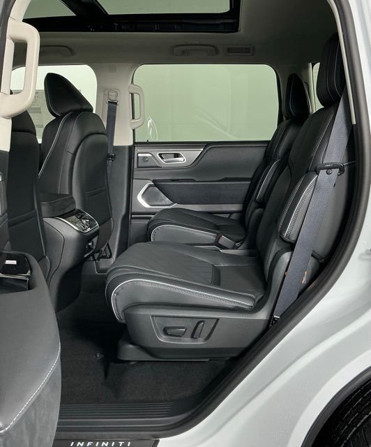 New 2026 RADIANT WHITE INFINITI Luxe 2WD image 19