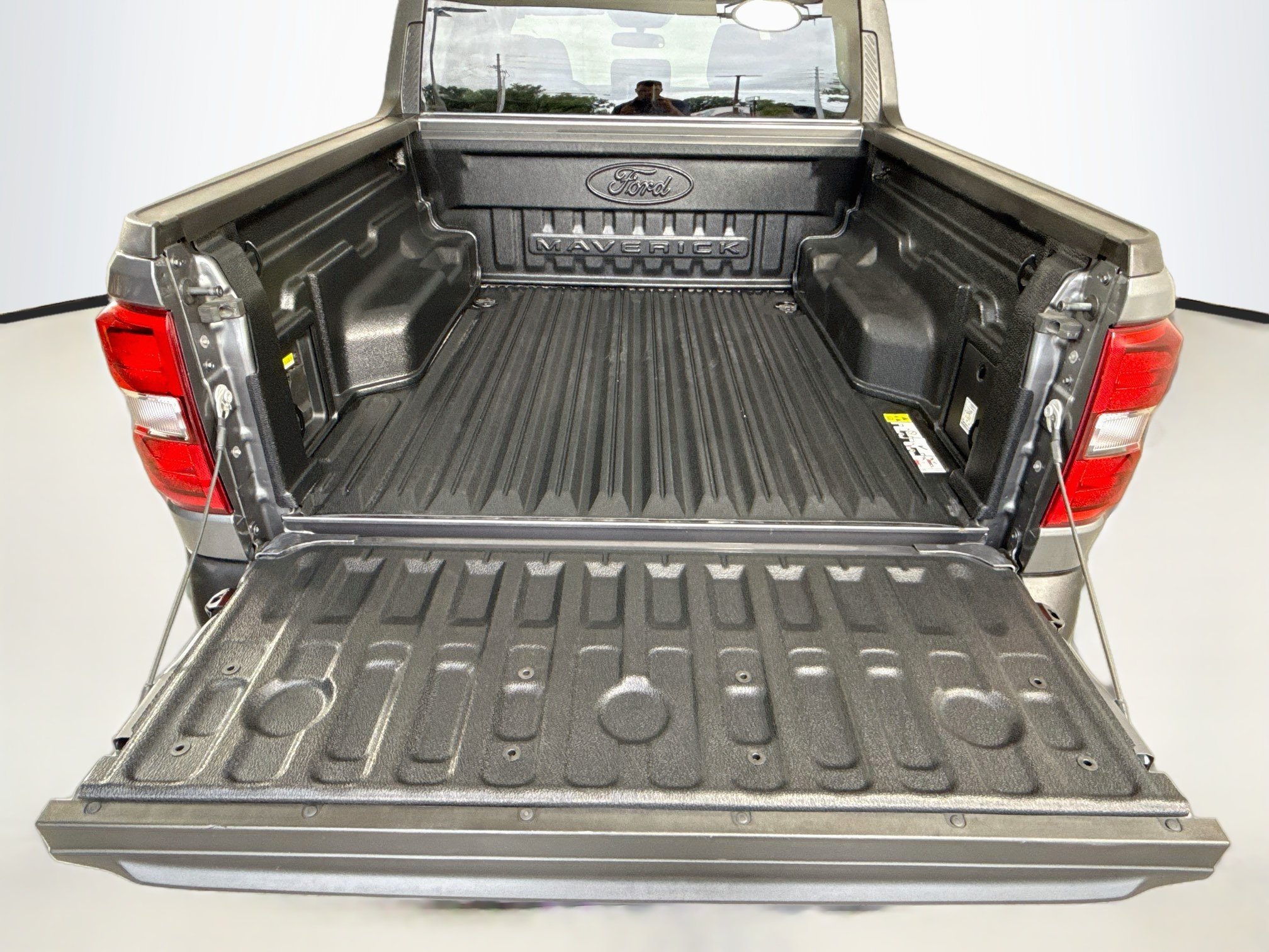 Used 2024 Carbonized Gray Metallic Ford XLT Advanced image 25