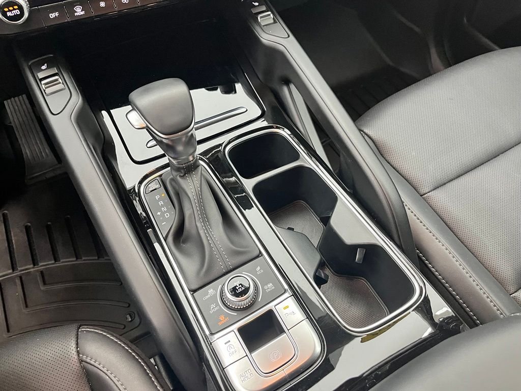 Used 2024 Red Kia S image 28