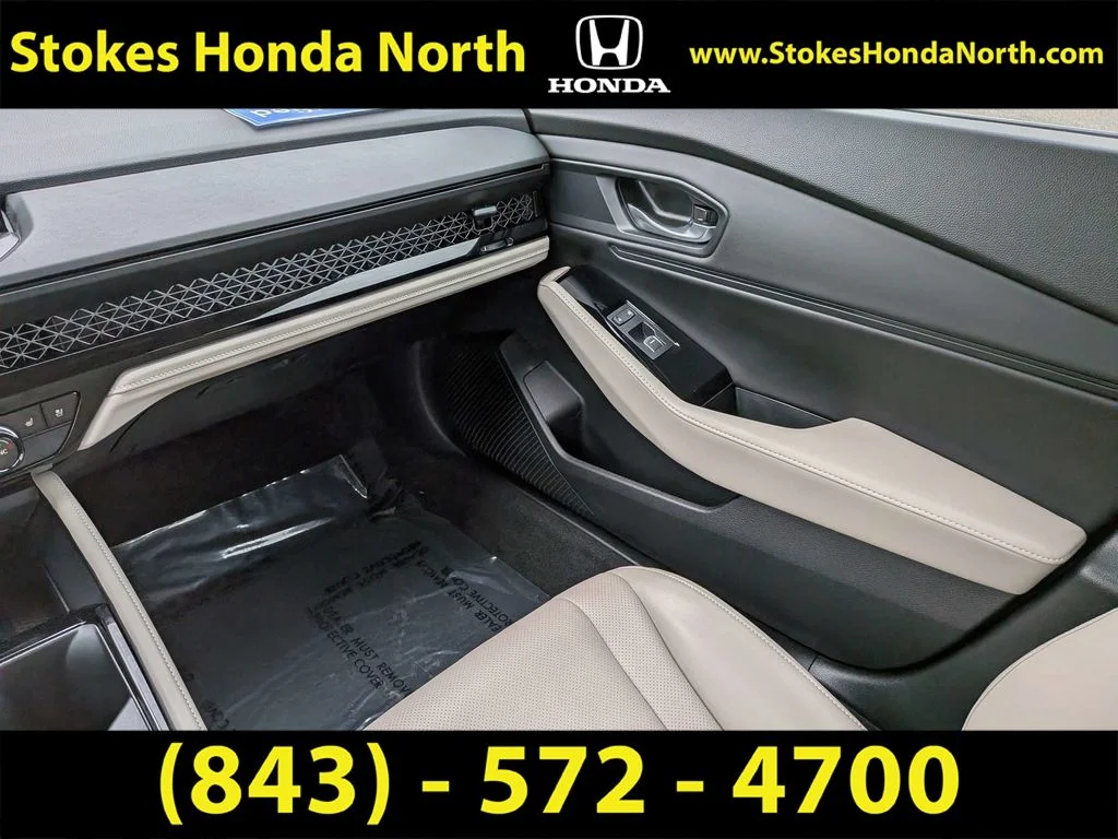 Used 2023 White Honda Touring image 18