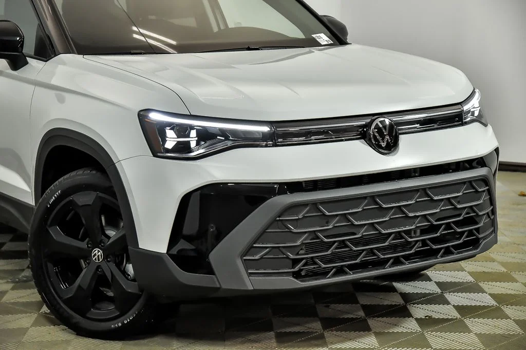 New 2026 White Volkswagen 1.5T SE Black image 2