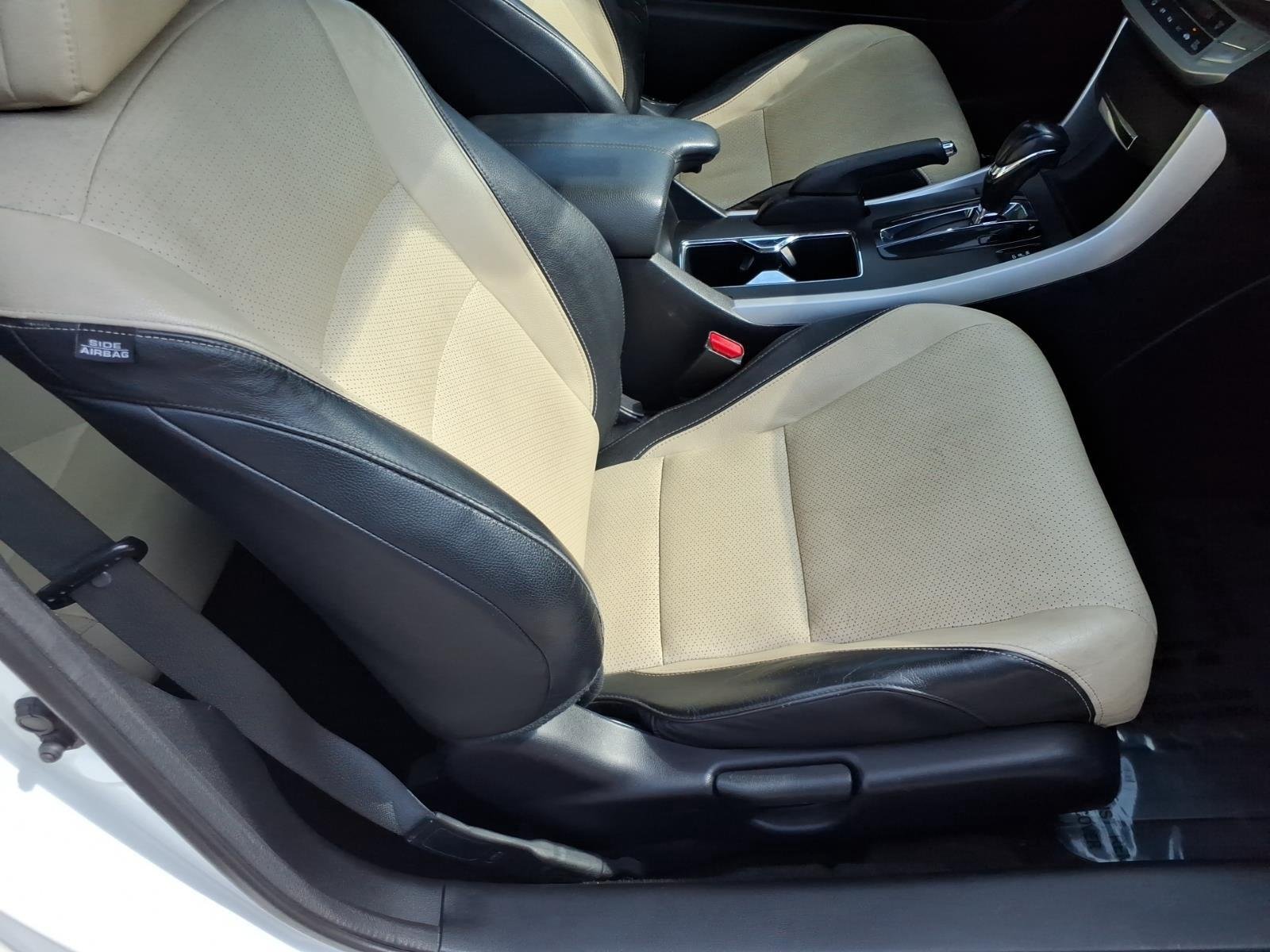 Used 2014 White Orchid Pearl Honda EXLV6 image 24