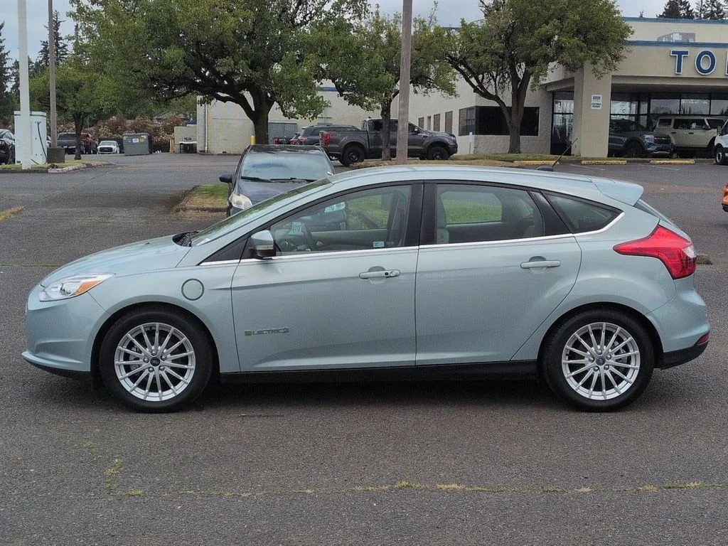 Used 2013 Ford Focus Electric with VIN 1FADP3R41DL211397 for sale in Hillsboro, OR