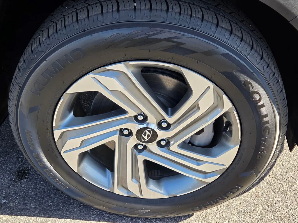 Used 2022 Gray Hyundai SEL image 9