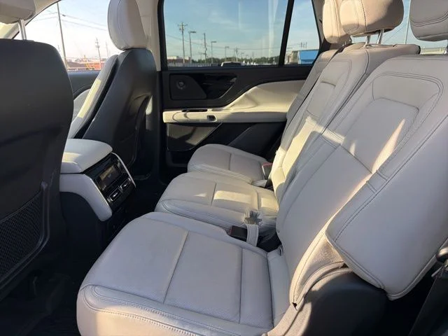 Used 2025 Blue Lincoln Reserve image 10