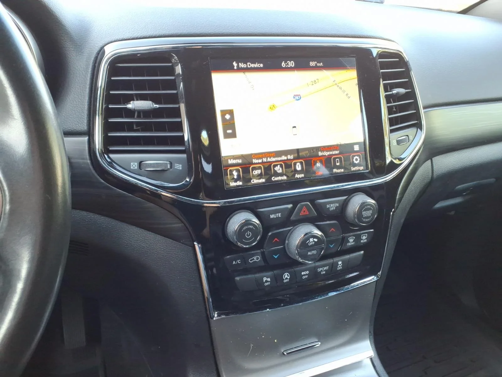 Used 2021 Granite Crystal Metallic Clear Coat Jeep Laredo X image 12