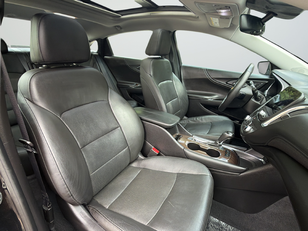 Used 2019 Black Chevrolet Premier image 29