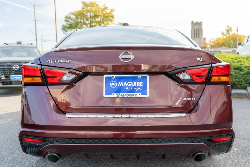 Used 2023 Red Nissan 2.5 SL image 7