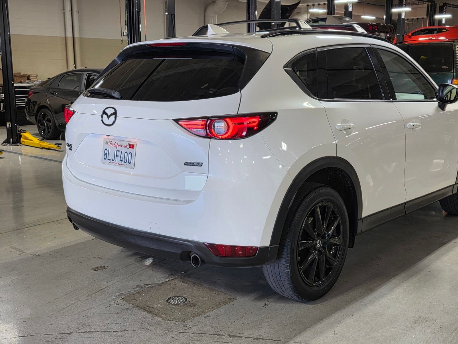 Used 2018 Snowflake White Pearl Mica Mazda Grand Touring image 11