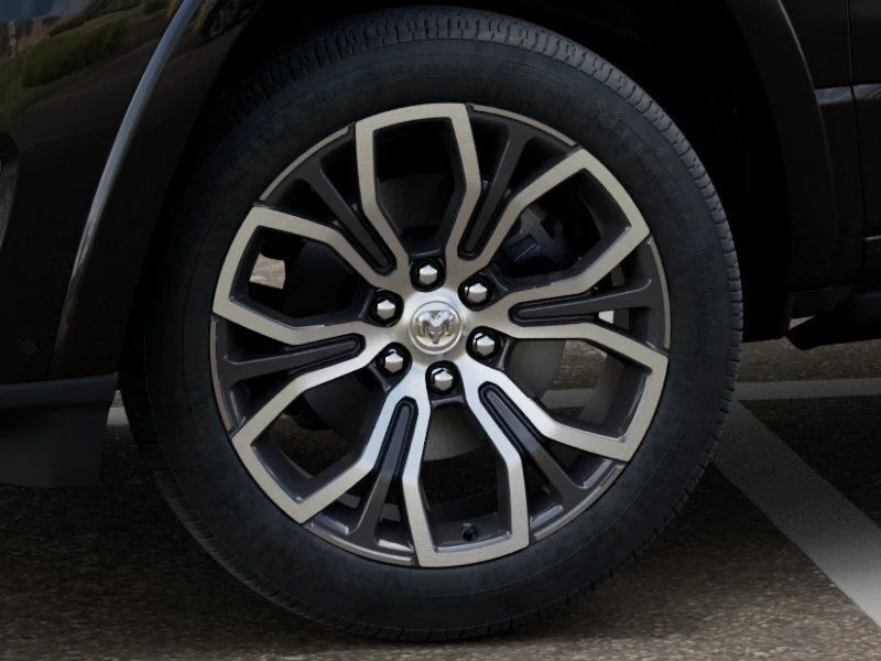 New 2026 Diamond Black Crystal Pearl-Coat Exterior Paint RAM Tungsten image 8