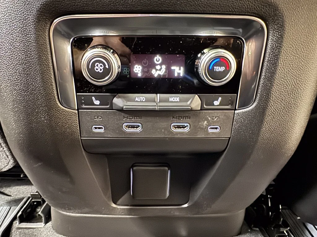 2026 GMC Yukon AT4 - Photo 14