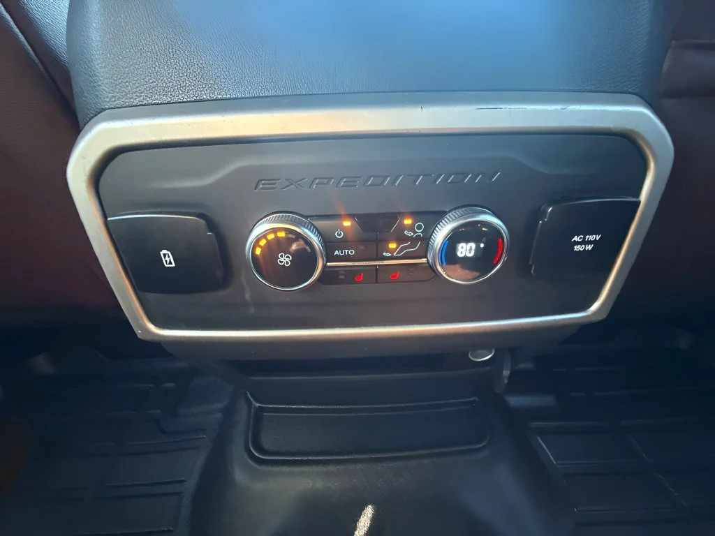 Used 2023 White Ford Limited image 12